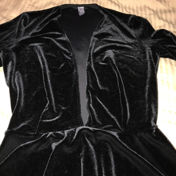 Black Velvet V-Neck Dress - Picture 4 of 8